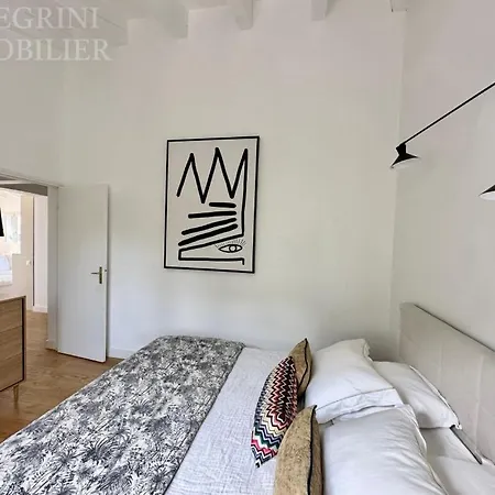 Iris Villa
